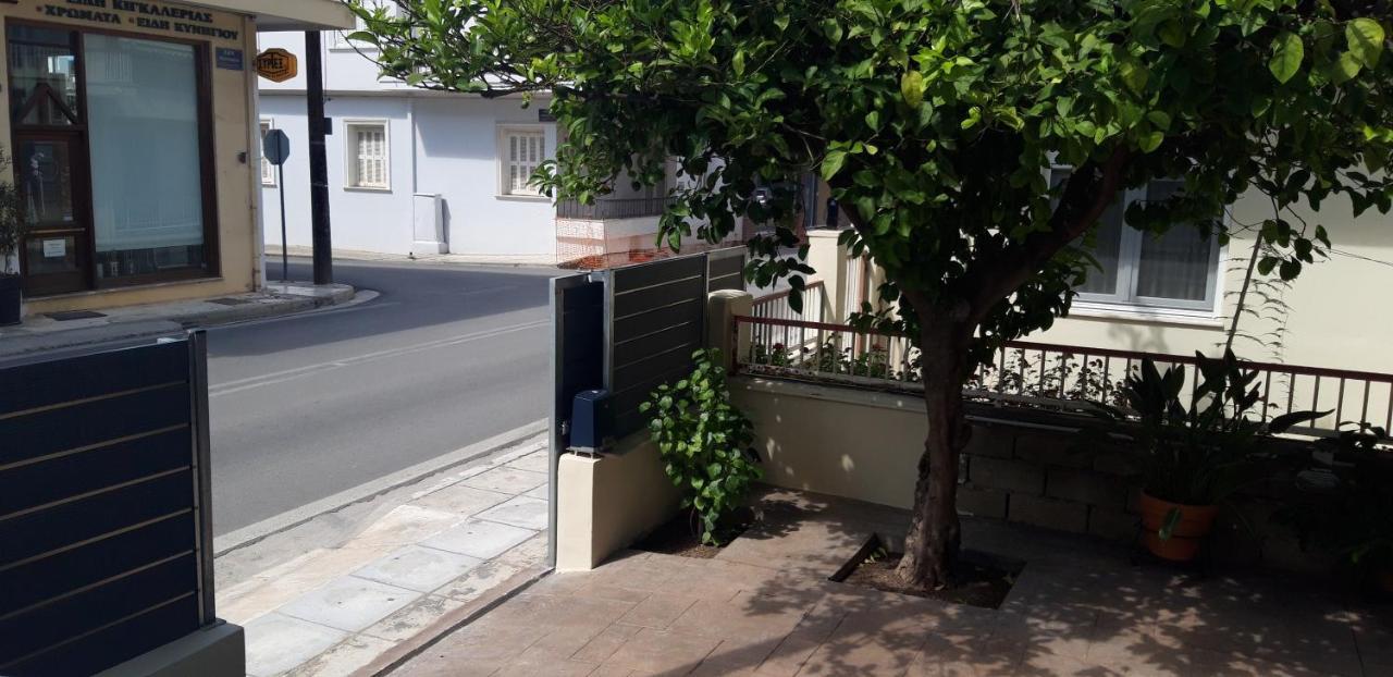 Panos House Apartment *